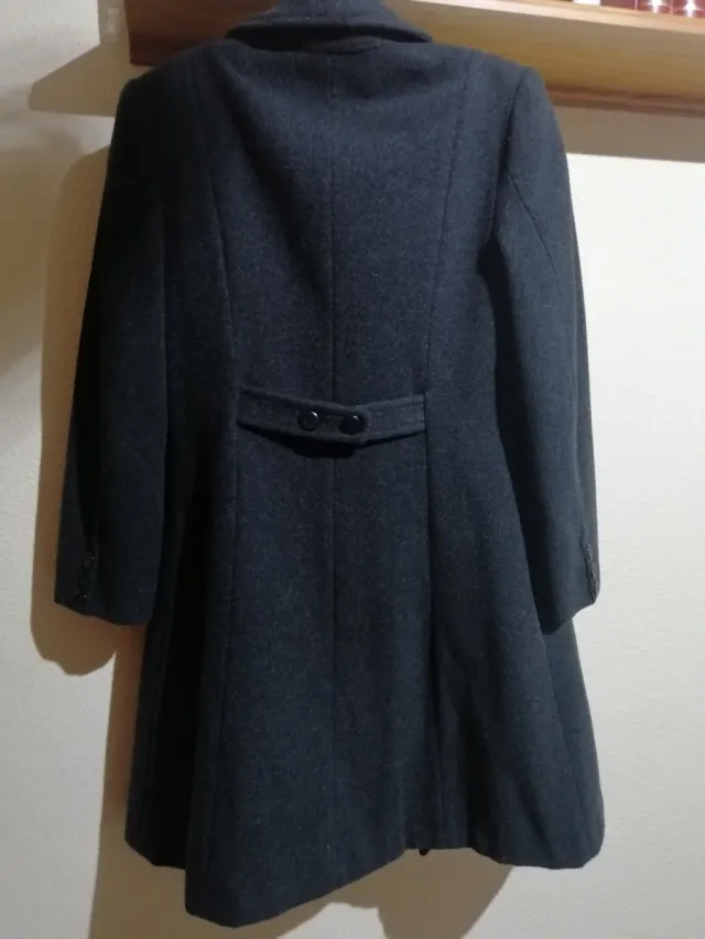 Abrigo de paño gris oscuro