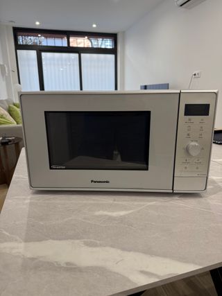 Microondas Panasonic Inverter con Grill