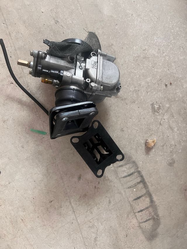 Carburador Oko 28mm y caja de laminas