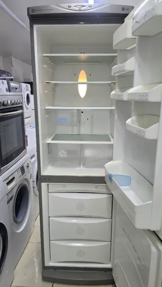 Frigorífico combi LG No Frost Class A +