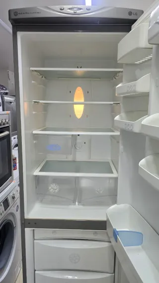 Frigorífico combi LG No Frost Class A +