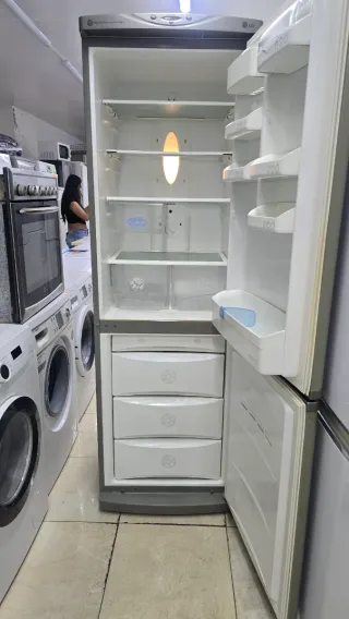 Frigorífico combi LG No Frost Class A +