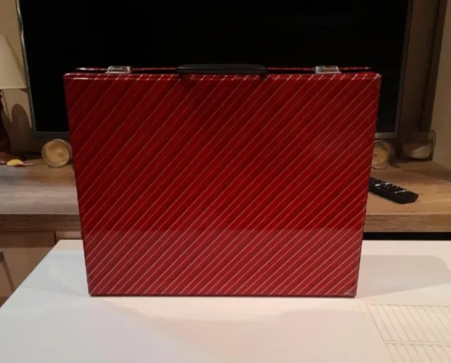 Maletín organizador de casetes rojo