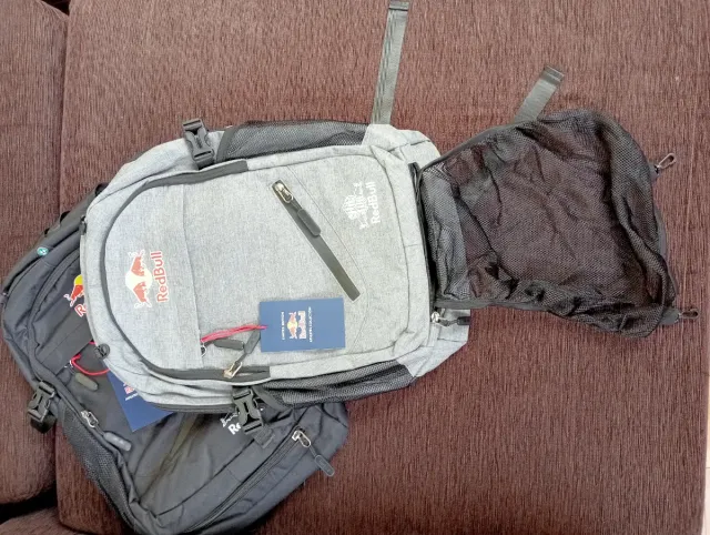 Mochila Red Bull Athletes Only Negra/Gris