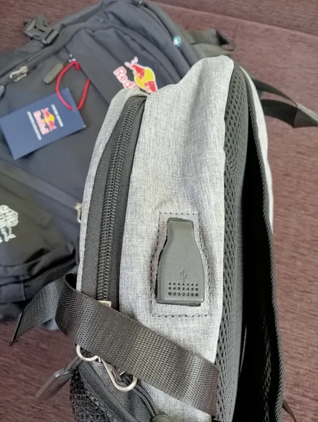 Mochila Red Bull Athletes Only Negra/Gris