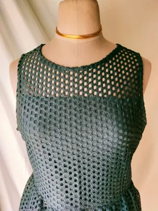 Vestido verde de cóctel con textura