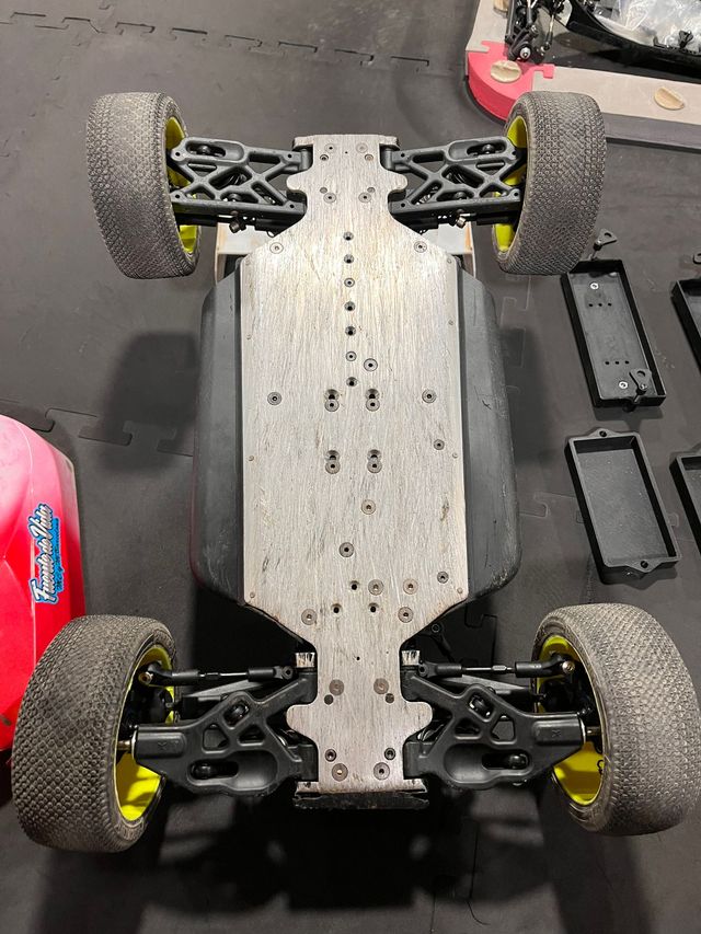 Buggy 1/8 Xray XB8 2023