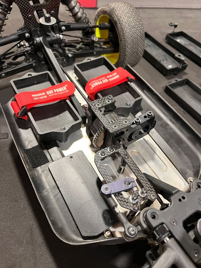 Buggy 1/8 Xray XB8 2023