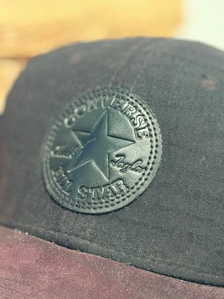 Gorra Vans Negra y Morada