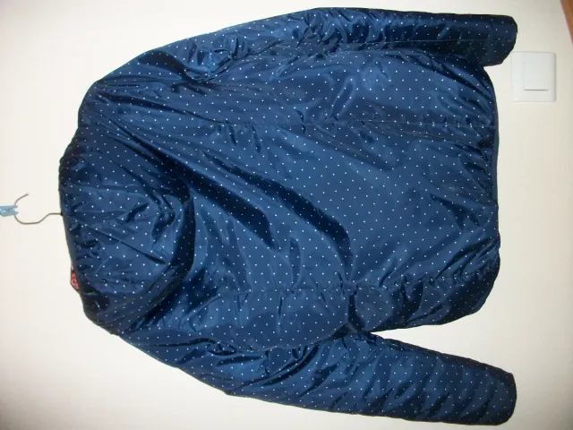 Cazadora reversible impermeable con capucha