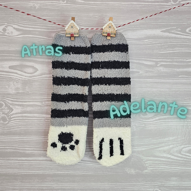 Calcetines de pelito con diseño de patita de gato