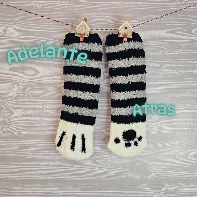 Calcetines de pelito con diseño de patita de gato