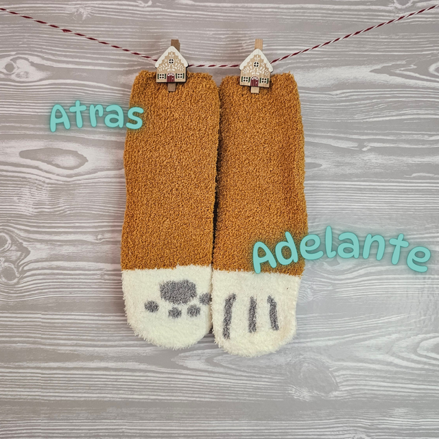 Calcetines de pelito con diseño de patita de gato