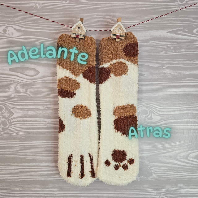 Calcetines de pelito con diseño de patita de gato