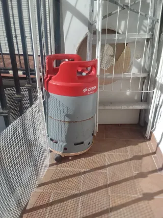 Casco protector bombona gas Cepsa