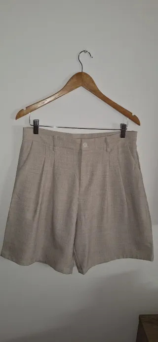 Pantalón corto beige