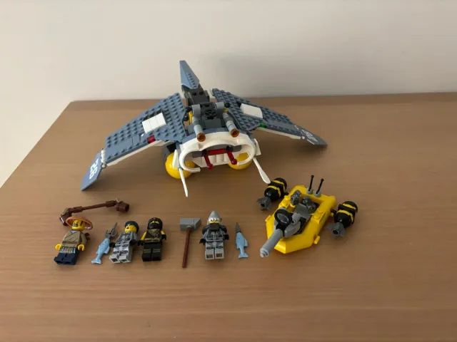 Lego 70609 Manta Ray bomber