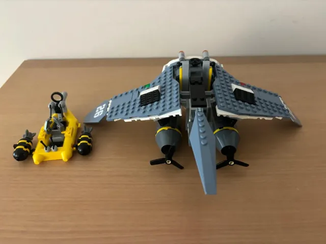 Lego 70609 Manta Ray bomber