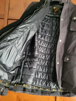Chaqueta de moto marrón con protecciones
