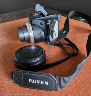 CAMARA FOTOGRÁFICA FUJIFILM FinePix S8000 SD