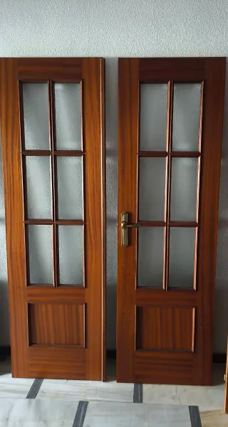 Puertas de madera maciza