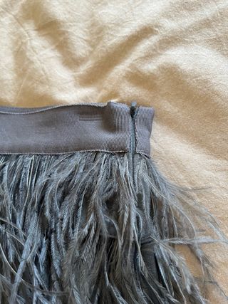 Falda gris de plumas Massimo Dutti sin estrenar