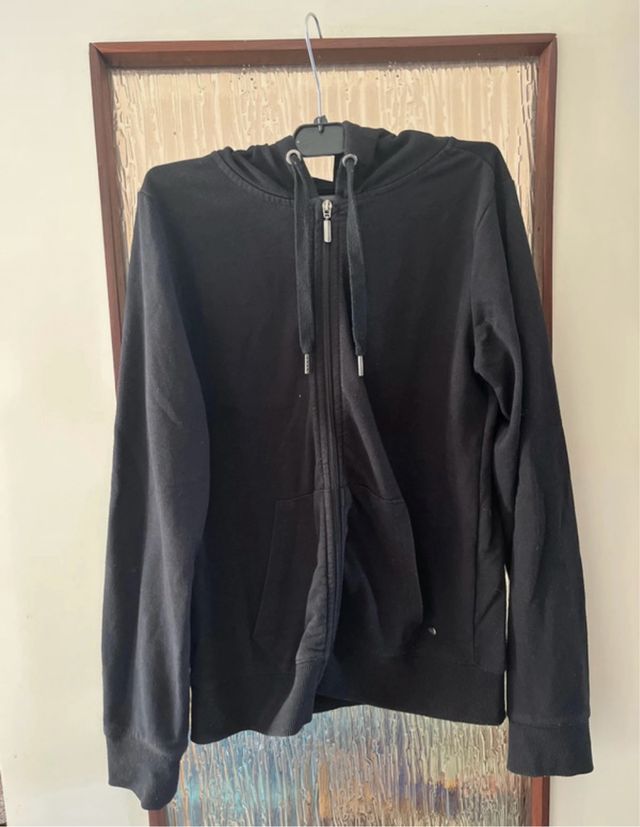 Felpa con cappuccio nera