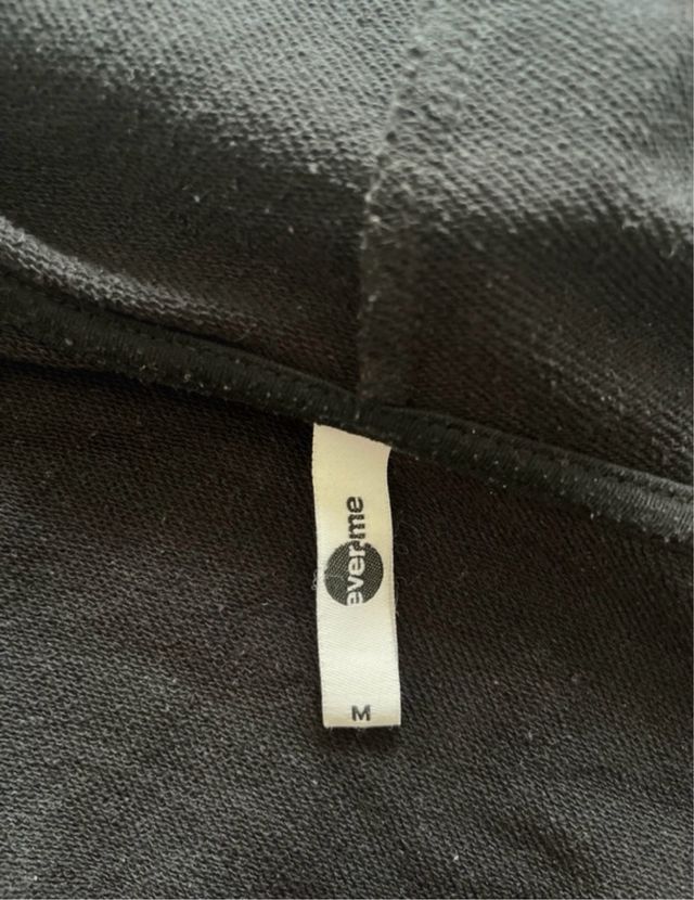 Felpa con cappuccio nera