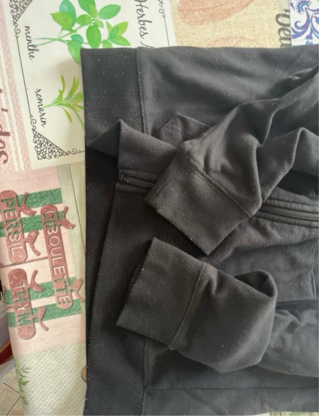 Felpa con cappuccio nera