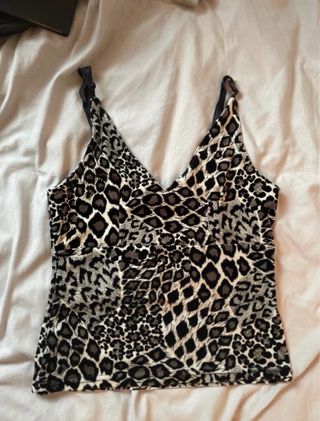 Camiseta tirantes estampado leopardo