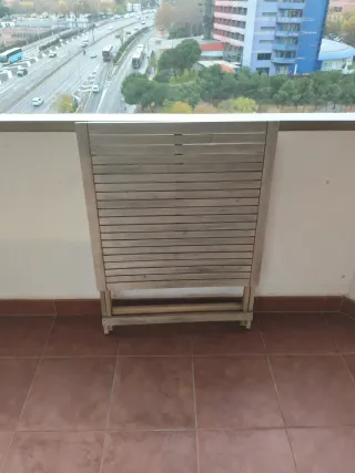 Mesa de terraza plegable de madera