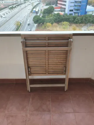 Mesa de terraza plegable de madera