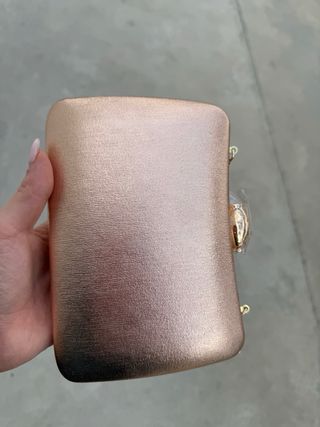 Bolso de mano dorado rosado con cadena