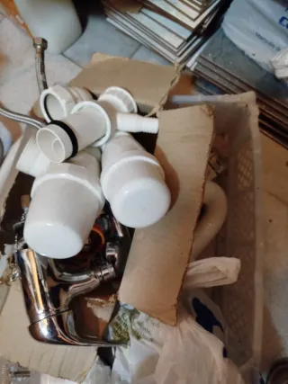 Lote Fontanería: Grifo y Accesorios