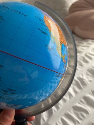 Globo terráqueo escolar