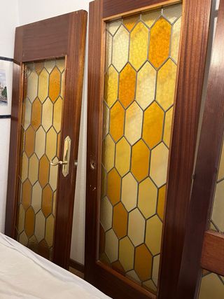 Puertas antiguas madera y cristal soldadas a mano.