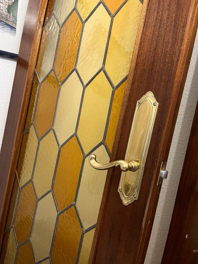 Puertas antiguas madera y cristal soldado a mano.