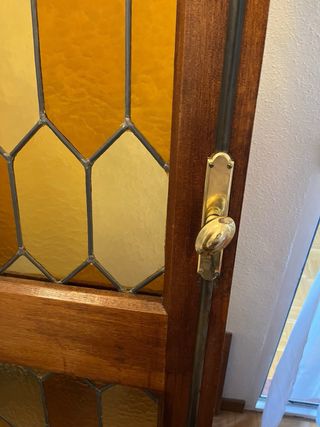 Puertas antiguas madera y cristal soldadas a mano.