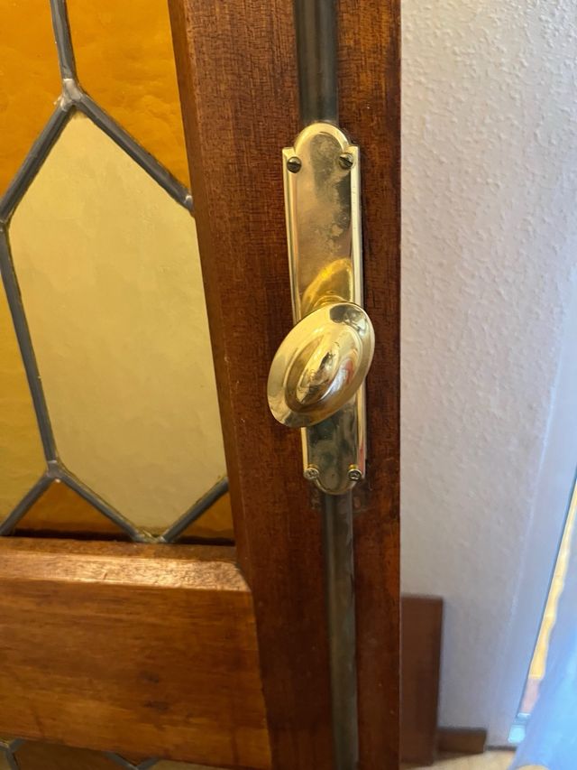 Puertas antiguas madera y cristal soldado a mano.