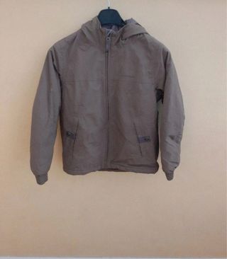 Giubbotto con cappuccio