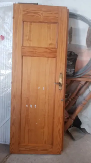 Puerta de madera interior