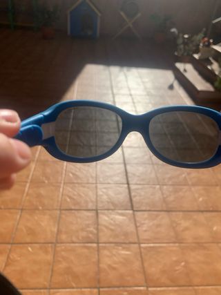Gafas de sol infantiles azules y blancas