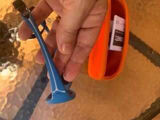 Gafas de sol infantiles azules y blancas