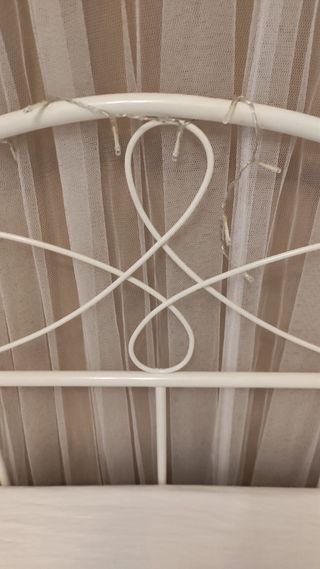 Cama de hierro blanca