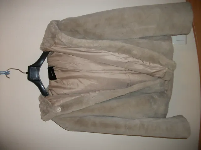 Abrigo pelo sintético beige