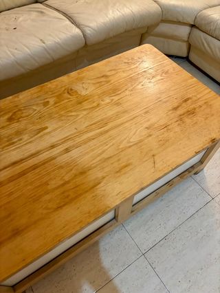 Mesa de centro de madera y piel