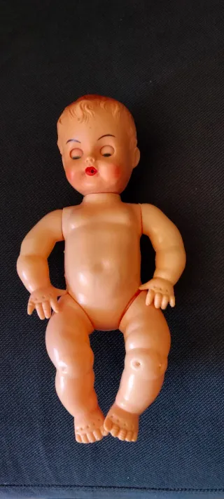 Muñeco de caucho y plástico