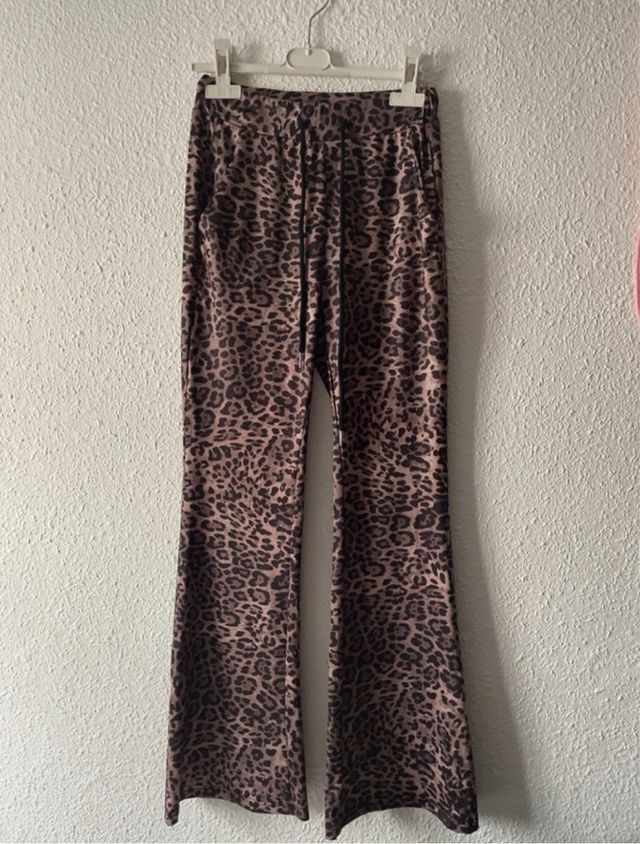 Pantalón ancho estampado leopardo