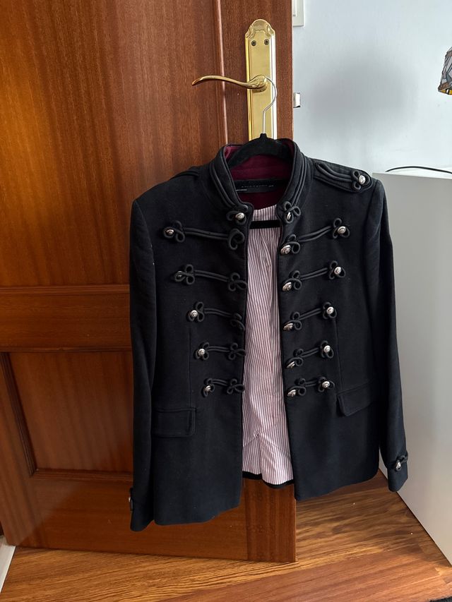 Chaqueta Zara militar negra