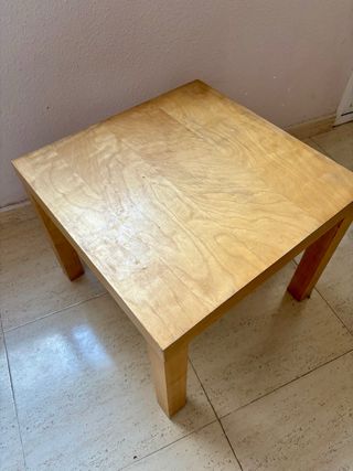 Mesa de centro de madera clara